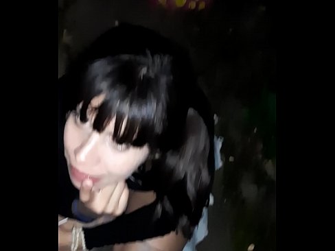 ❤️ रस्त्यावर कँडीच्या बदल्यात लिंग सुजले ❌ गुदद्वारासंबंधीचा अश्लील ️❤